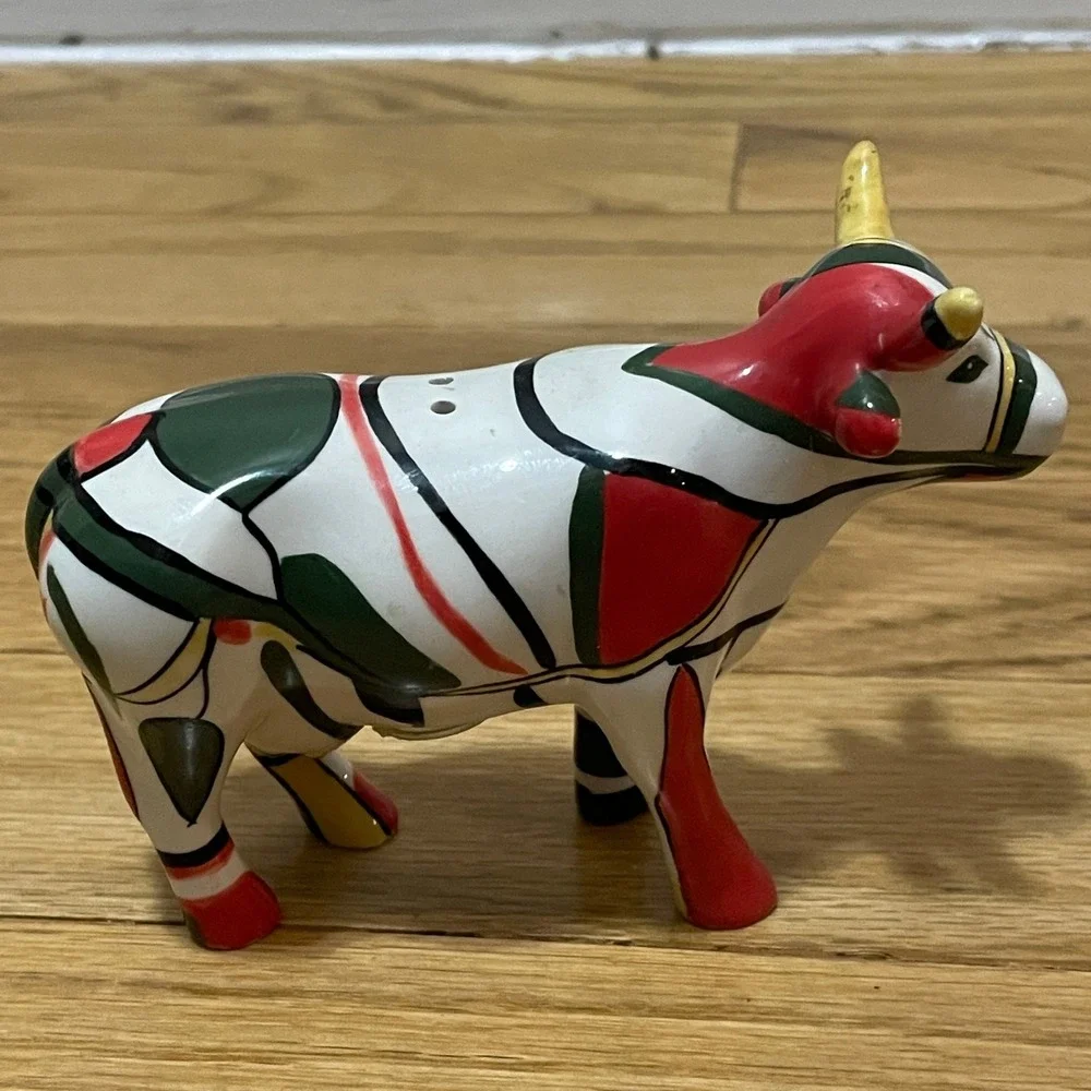 TM and 2000 CPH Vintage Ceramic Cow Salt and Pepper Shakers Boho Farmhouse Decor
